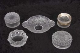Group of Lalique Trinket Boxes and Covers late 20th Century comprising a trinket box with pressed