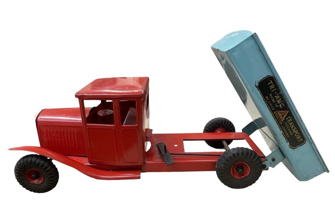 A c1950s Triang Transport flatbed tipper truck. - Image 2 of 2