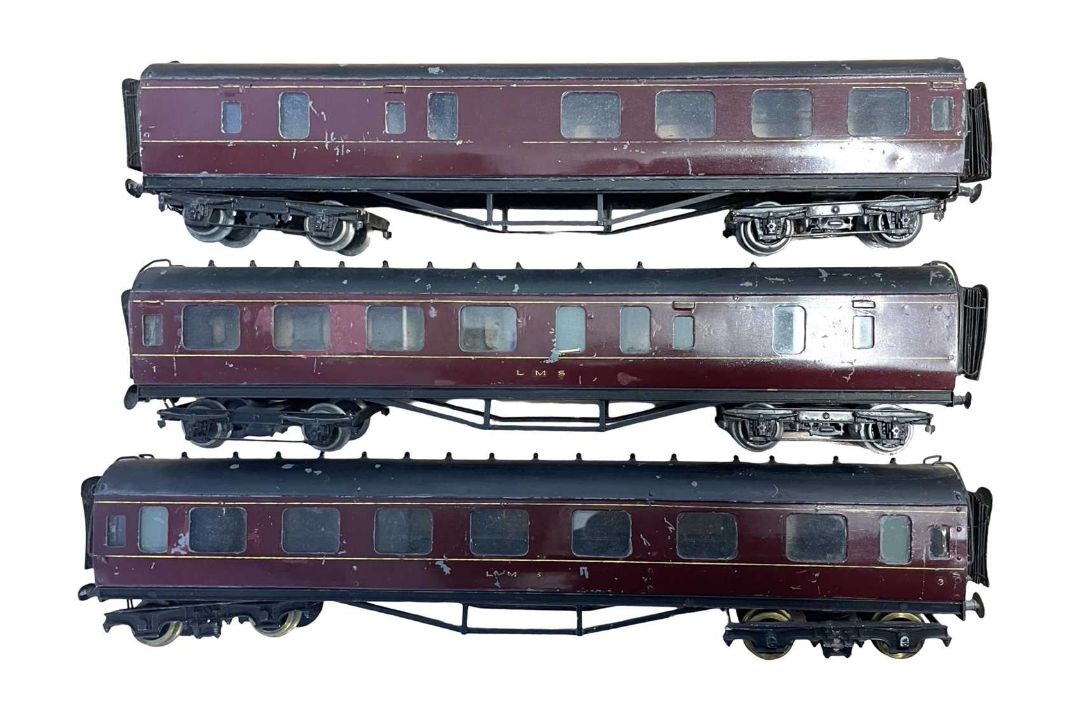 A trio of 0 gauge Basset Lowke LMS rail corridors in maroon livery. Some wear to paintwork and small - Image 2 of 4