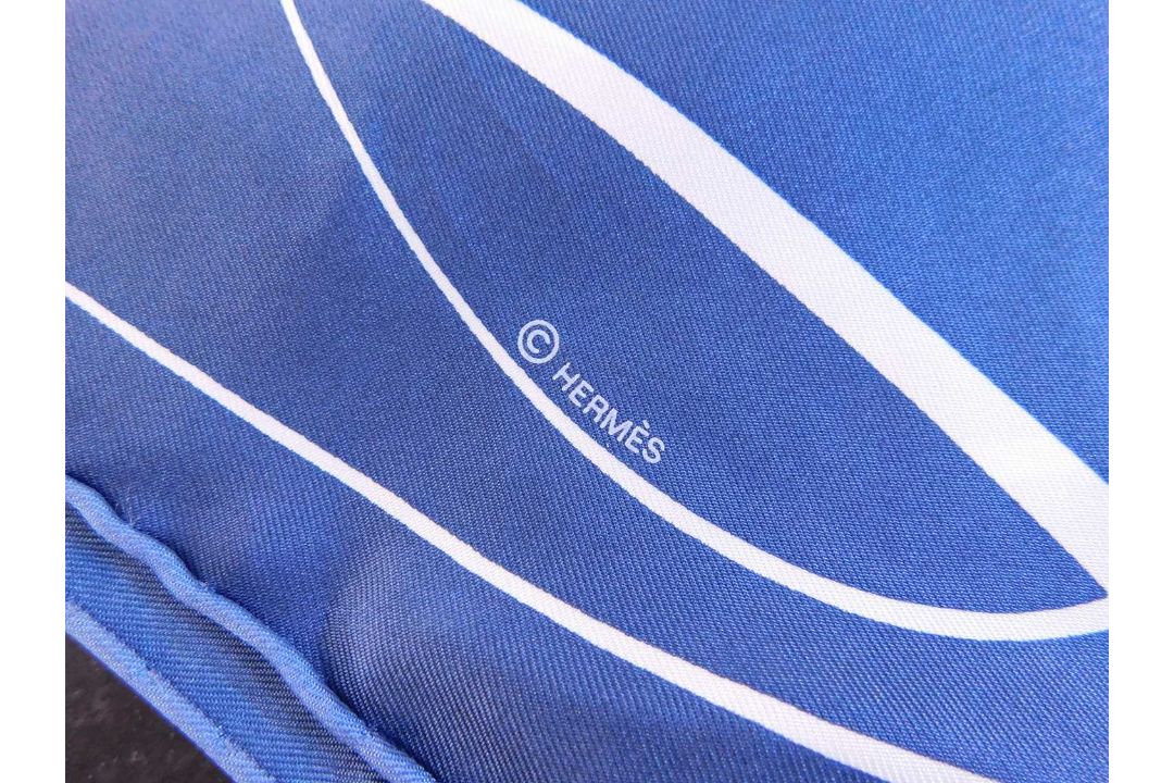 An Hermes 'Faune Lettre' silk scarf designed by Florence Manlik, approx. 90 x 90cm - Image 3 of 6