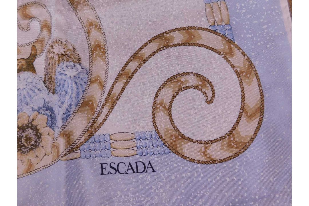 An Escada and a Must de Cartier scarf, each approx. 88cm x 88cm, (2) - Image 3 of 3