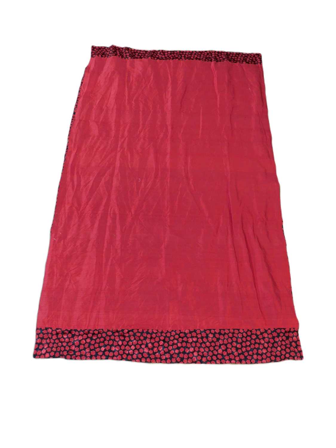 A red raw silk cocktail dress and matching pashmina/shawl, with off-the-shoulder scoop neckline, - Image 3 of 7