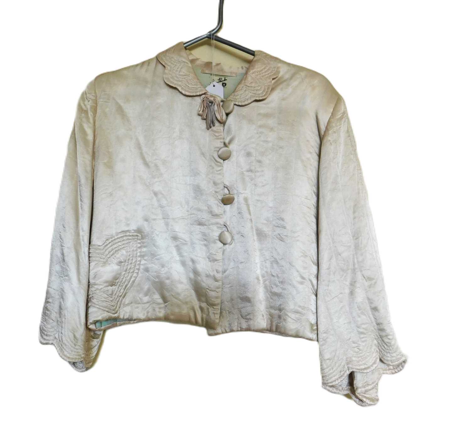 A mid 20th century lady's satin cropped jacket, together with a taupe coloured fur shoulder cape, ( - Image 4 of 5