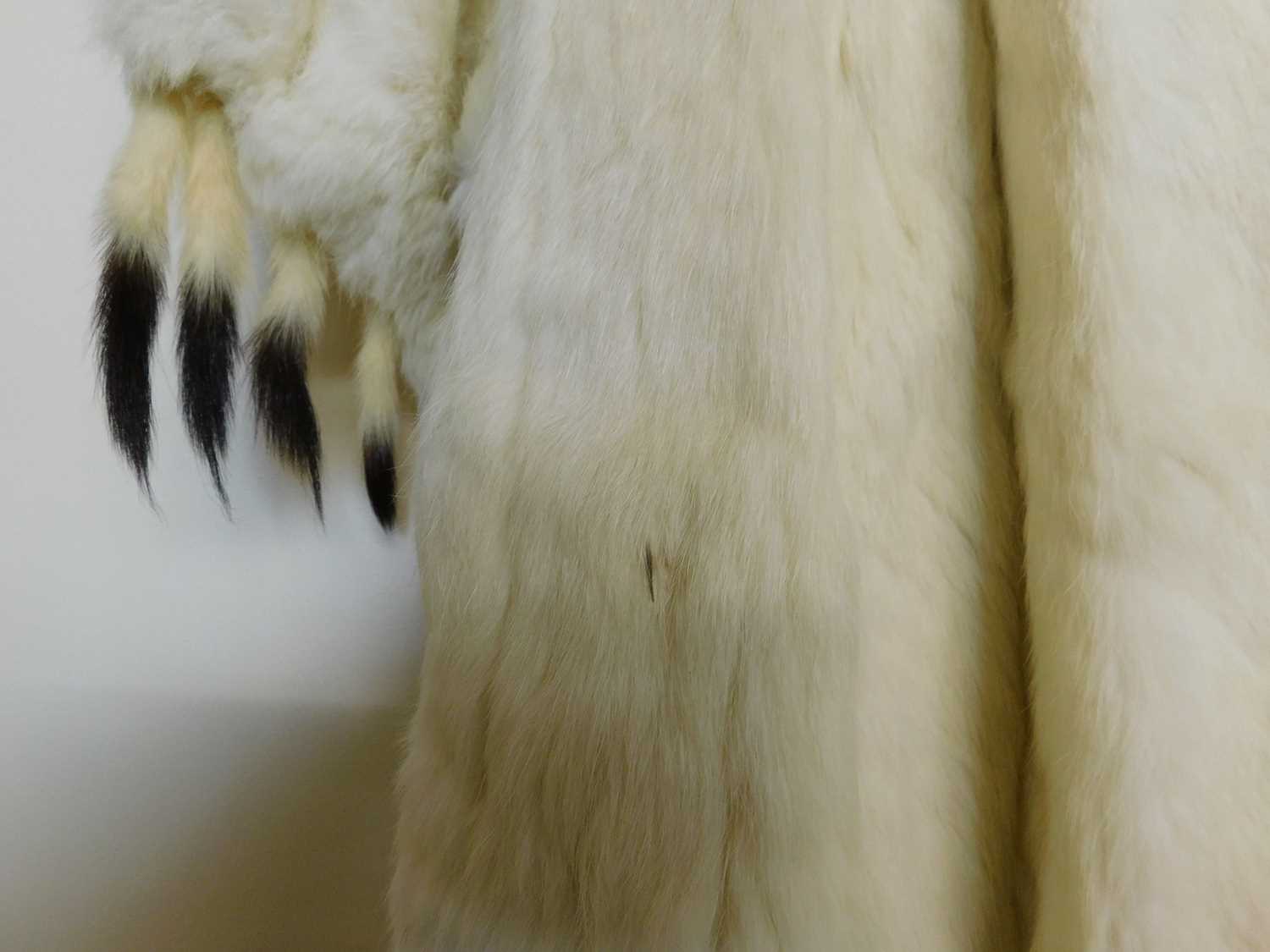 A lady's full length cream fur coat, with high turn up collar and balloon cuffed sleeves with - Image 6 of 6