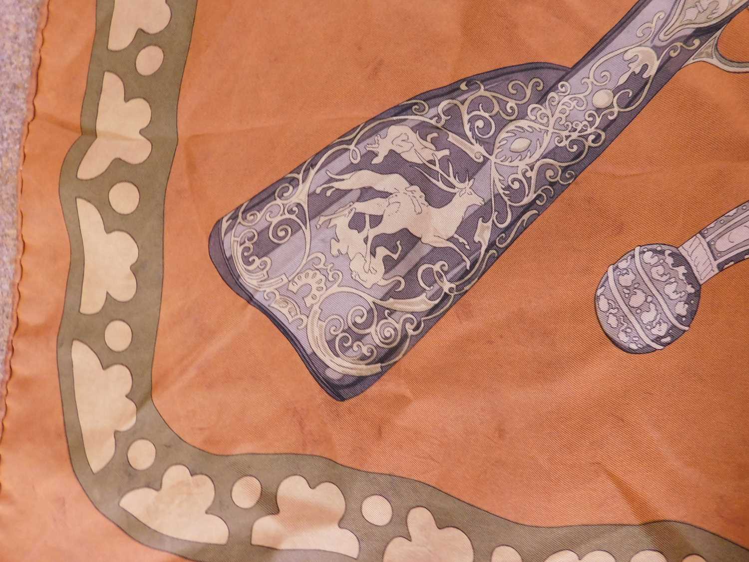 An Hermes 'Diane' scarf, in shades of brown, approx. 87 x 87cm - Image 6 of 6