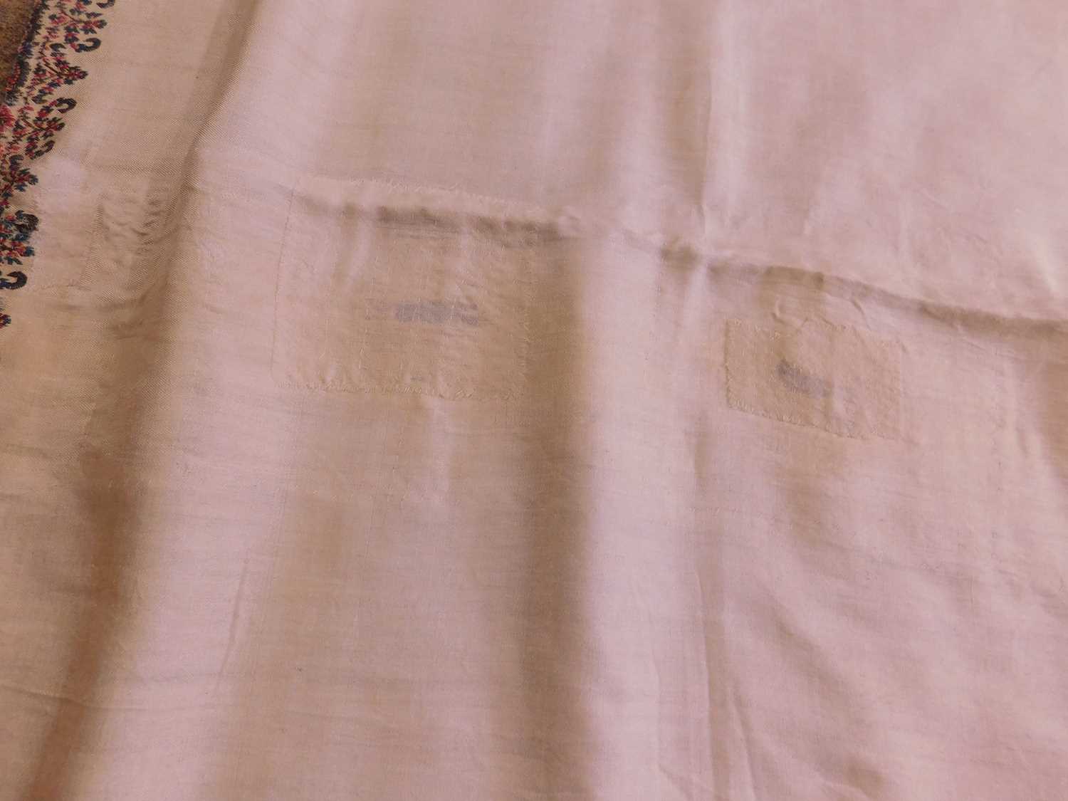 A 19th century silk paisley shawl, with cream ground and paisley pattern, approx. 112 x 112cm - Image 7 of 7