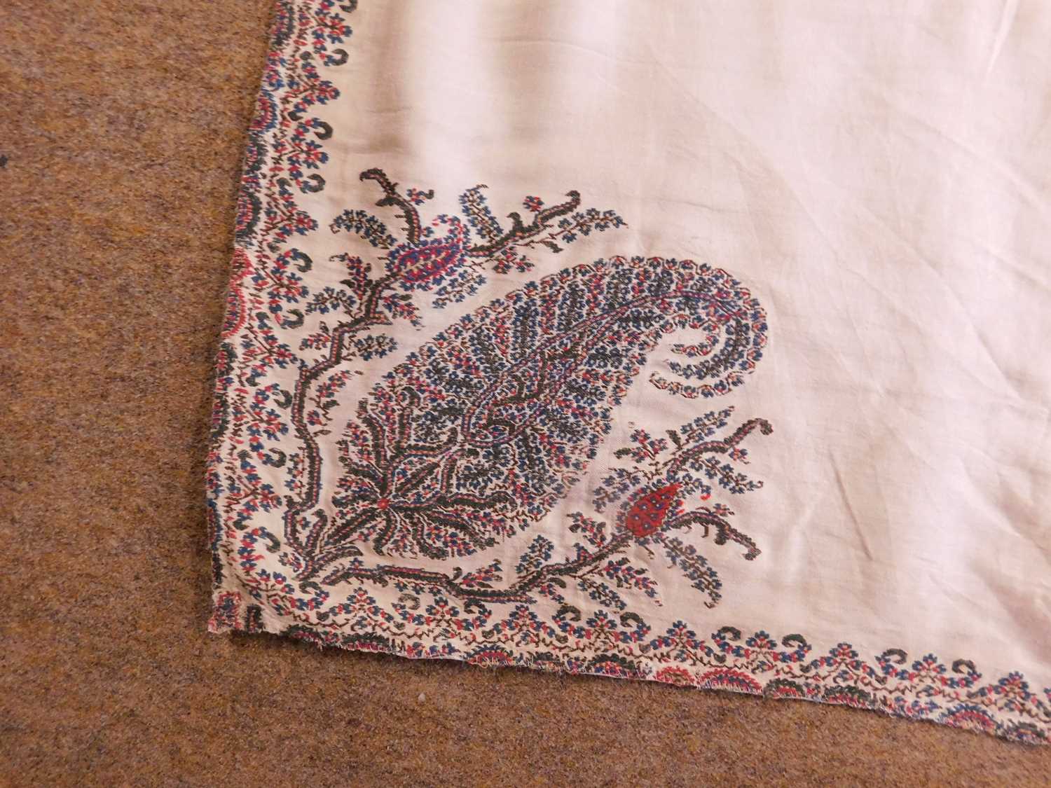A 19th century silk paisley shawl, with cream ground and paisley pattern, approx. 112 x 112cm - Image 2 of 7