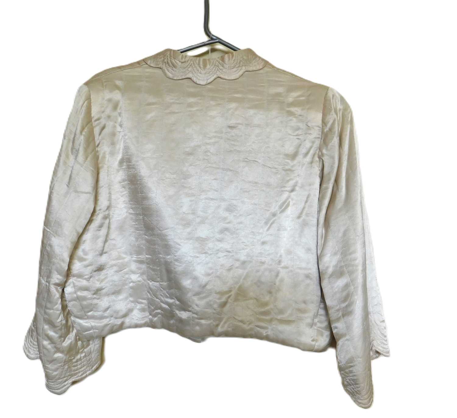 A mid 20th century lady's satin cropped jacket, together with a taupe coloured fur shoulder cape, ( - Image 5 of 5