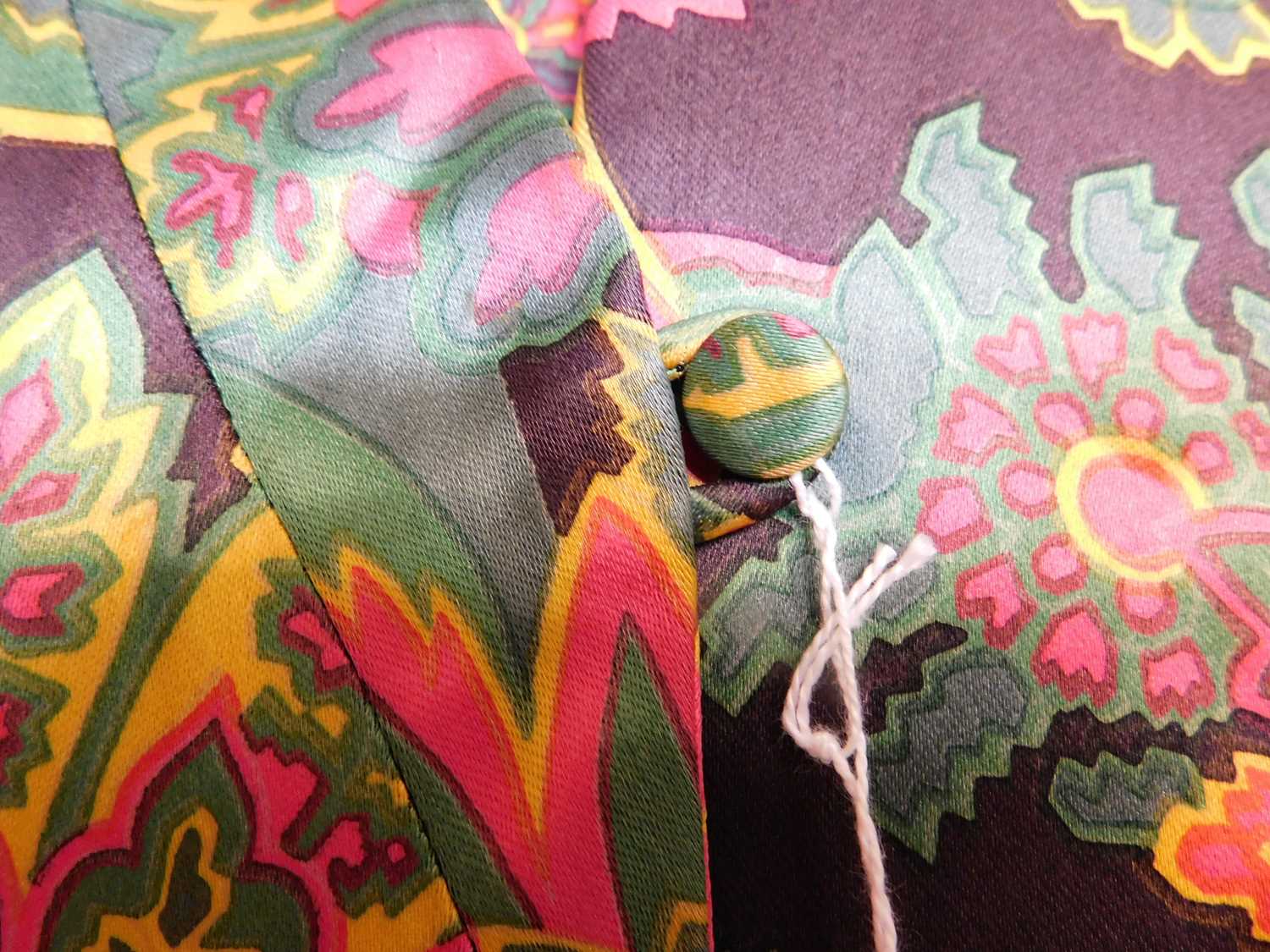 An Yves Saint Laurent Rive Gauche silk jacket and a Yves Saint Laurent Rive Gauche cotton skirt, the - Image 5 of 11