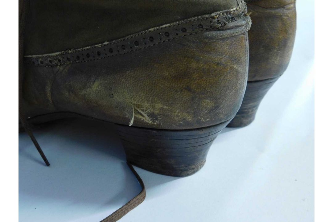 A pair of lady's Victorian leather boots, the lace up ankle high boots with pointed toes and block - Image 10 of 10