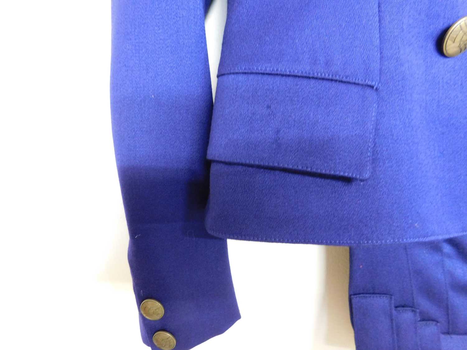 A lady's Versace 'Versus'two piece suit, the crossover button front cropped jacket, withfront flap - Image 3 of 10