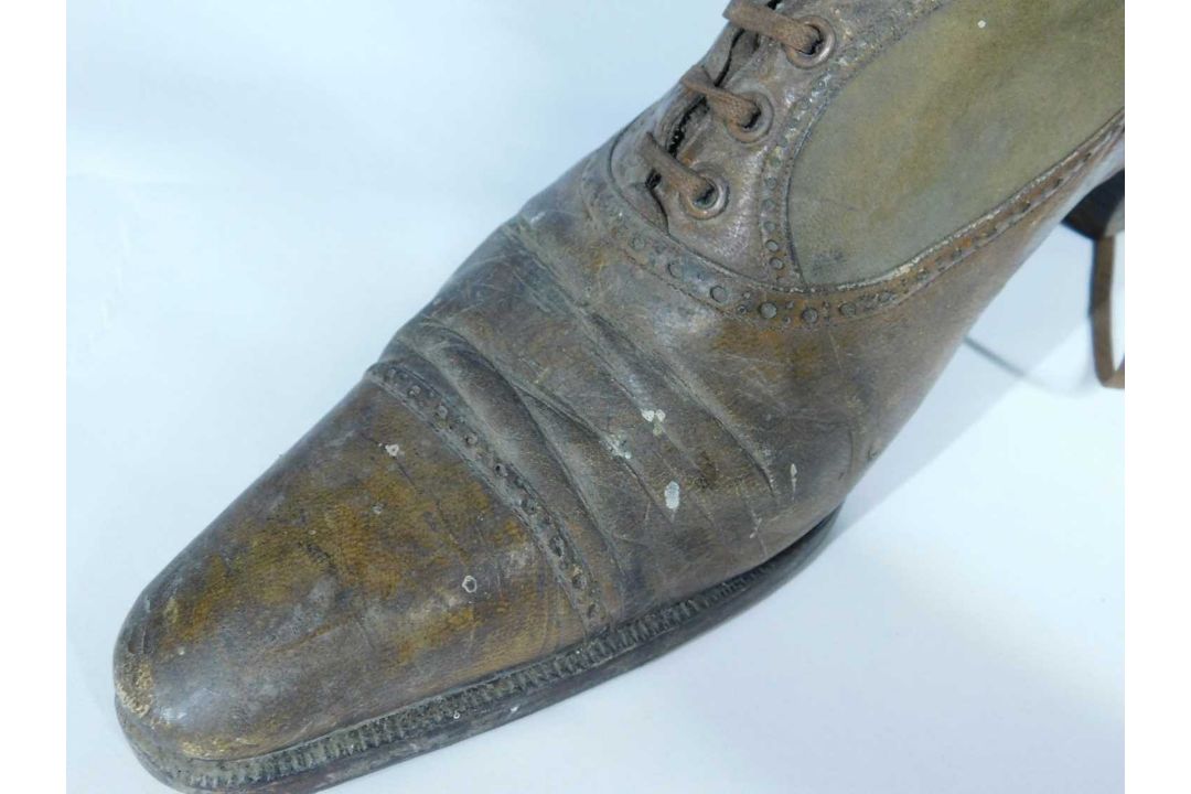 A pair of lady's Victorian leather boots, the lace up ankle high boots with pointed toes and block - Image 5 of 10