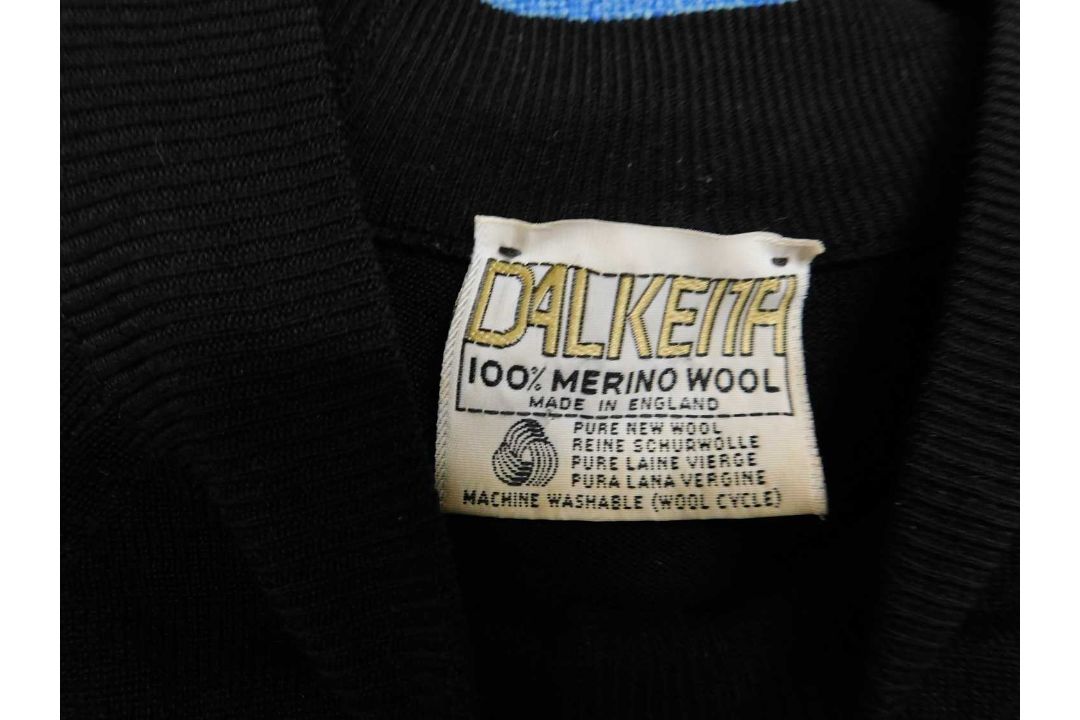 A quantity of mid to late 20th Century ladies knitwear to include a cream cashmere cardigan with - Image 3 of 5