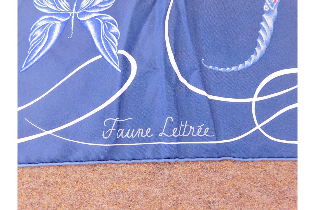 An Hermes 'Faune Lettre' silk scarf designed by Florence Manlik, approx. 90 x 90cm - Image 5 of 6