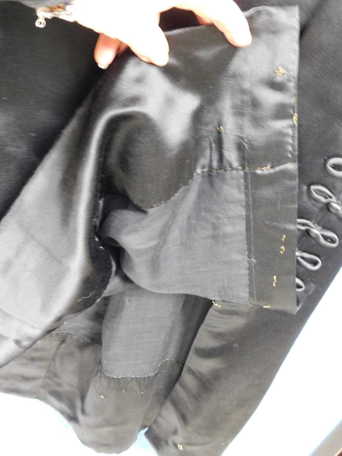 A lady's late Victorian black jacket with high neck and lace trim, deep V neck front with black - Image 15 of 15