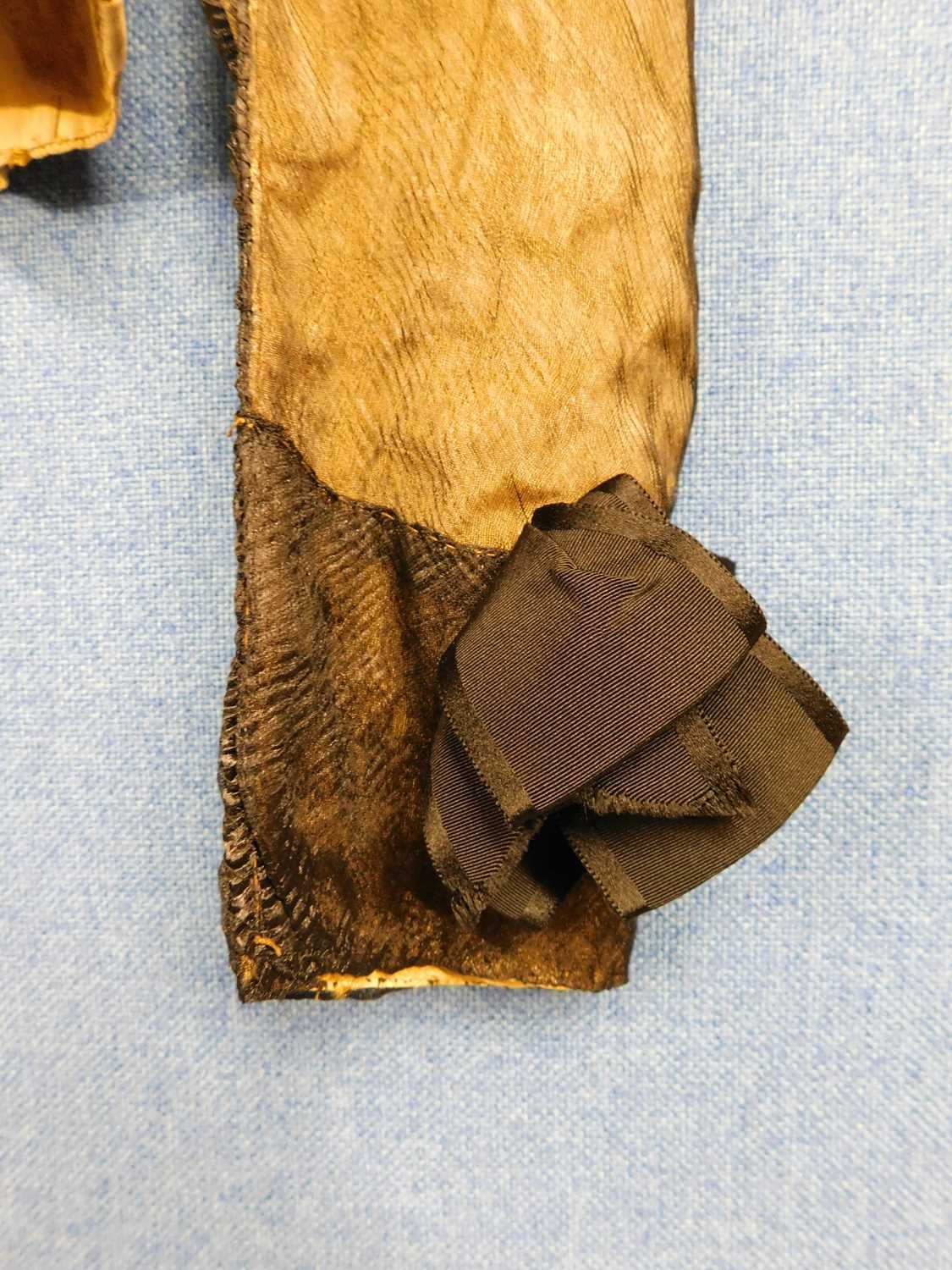 A lady's early 20th Century pale yellow and black jacket and similar skirt, button fronted with - Image 8 of 15