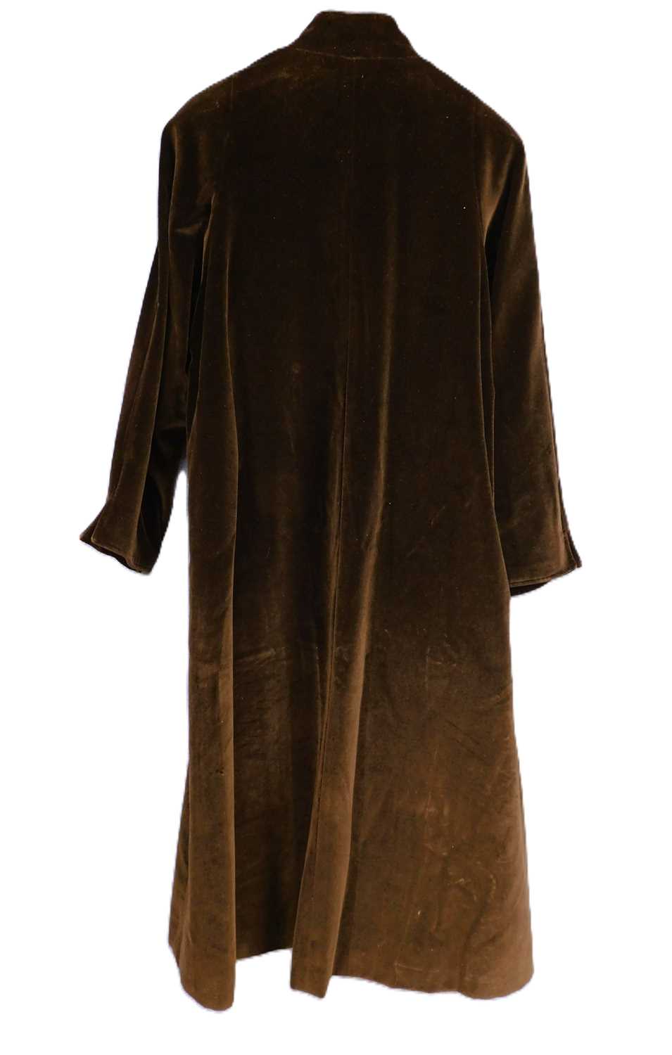 A lady's black velvet Aquascutum coat, single breasted with side slip pockets - Image 5 of 5