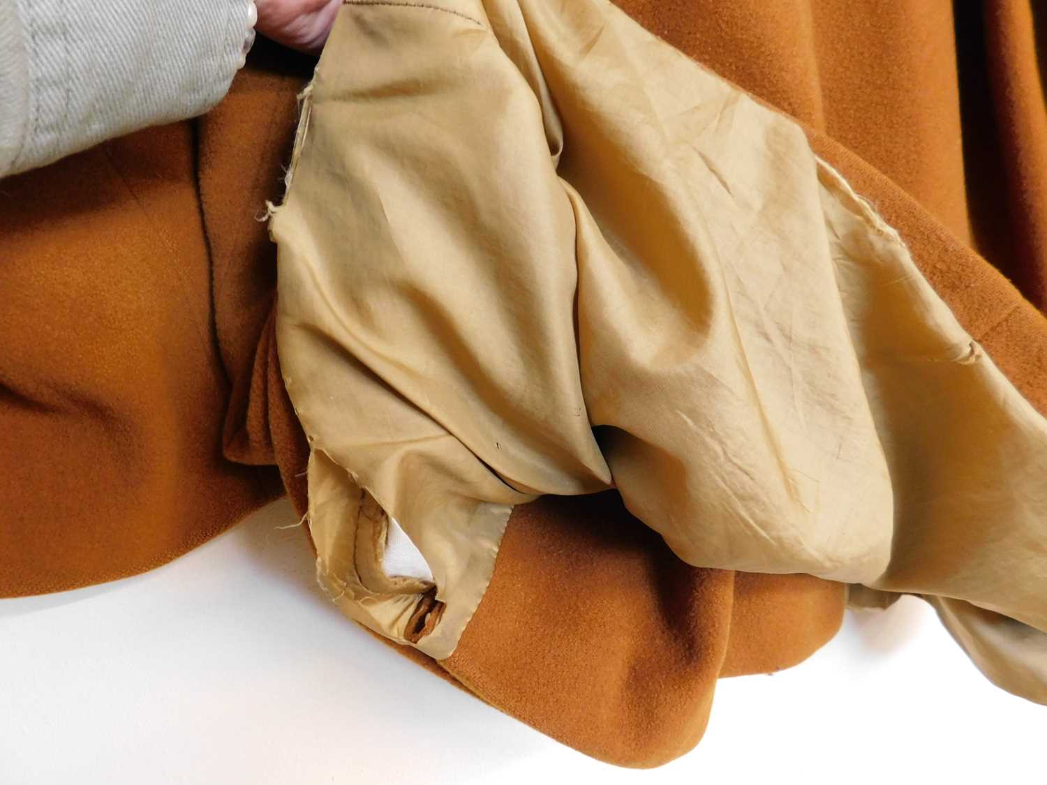 A mid 20th century Italian wool hooded swing coat by Mani, single breasted with faux horn duffle - Image 6 of 6