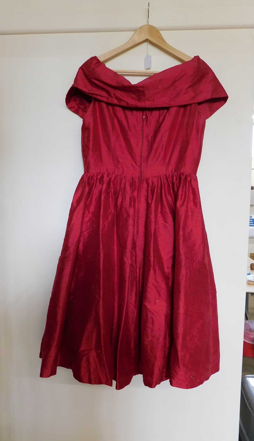 A red raw silk cocktail dress and matching pashmina/shawl, with off-the-shoulder scoop neckline, - Image 2 of 7