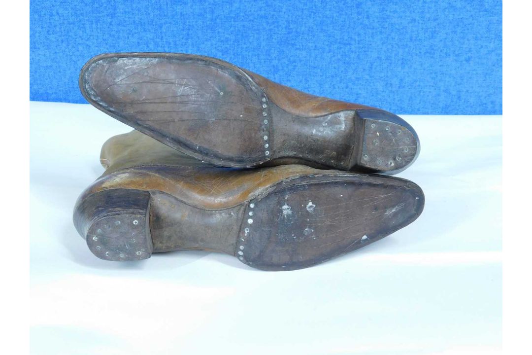 A pair of lady's Victorian leather boots, the lace up ankle high boots with pointed toes and block - Image 8 of 10