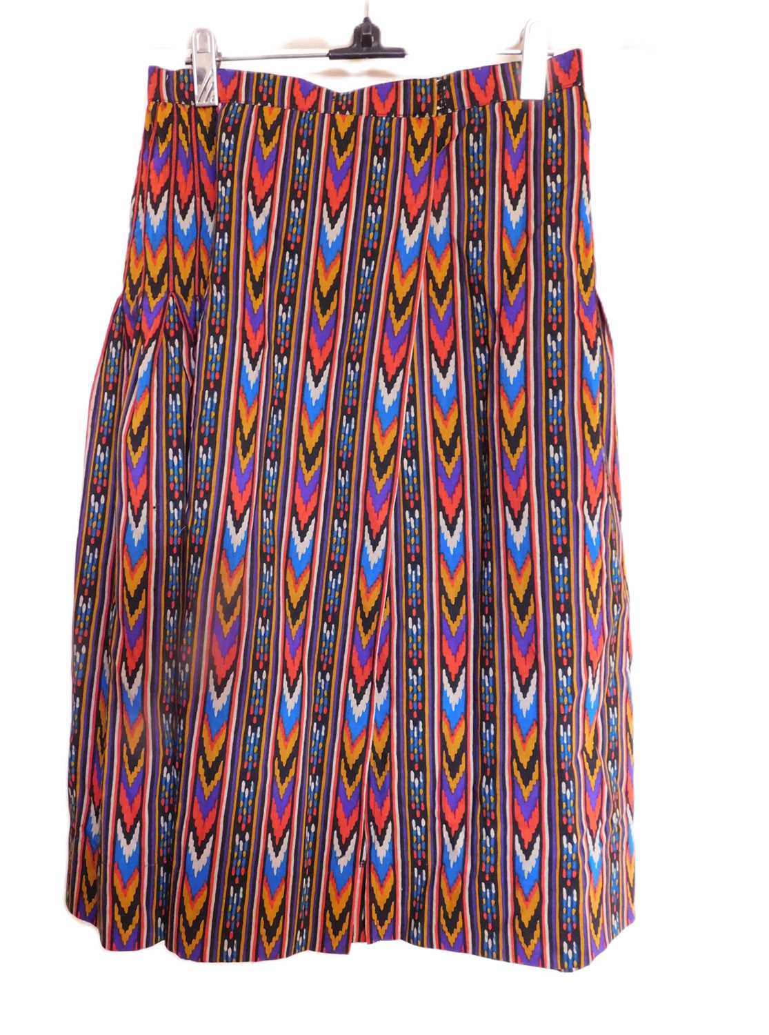 An Yves Saint Laurent Rive Gauche silk jacket and a Yves Saint Laurent Rive Gauche cotton skirt, the - Image 7 of 11