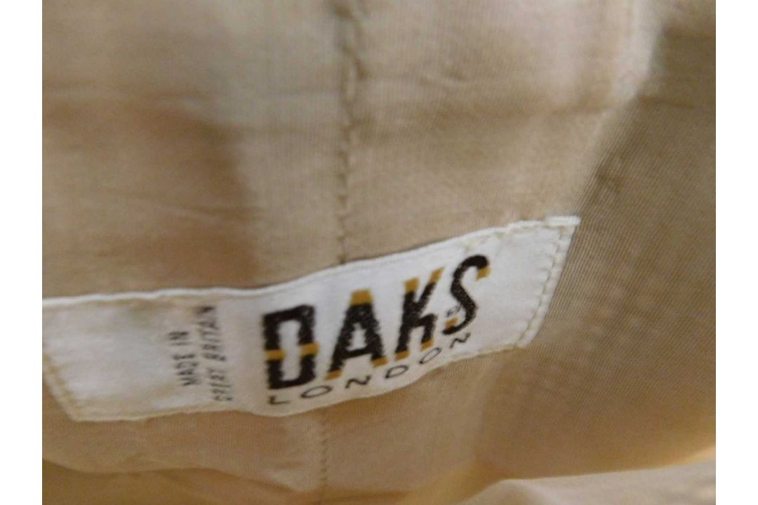 A quantity of ladies wear: to include a tweed check skirt by Daks, London; a Scottish wool kilt; a - Image 4 of 4