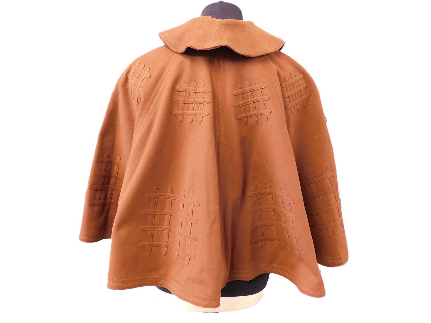 An early 20th century lady's brown felt cape, with double buckle fastening to neck and portcullis - Image 2 of 8