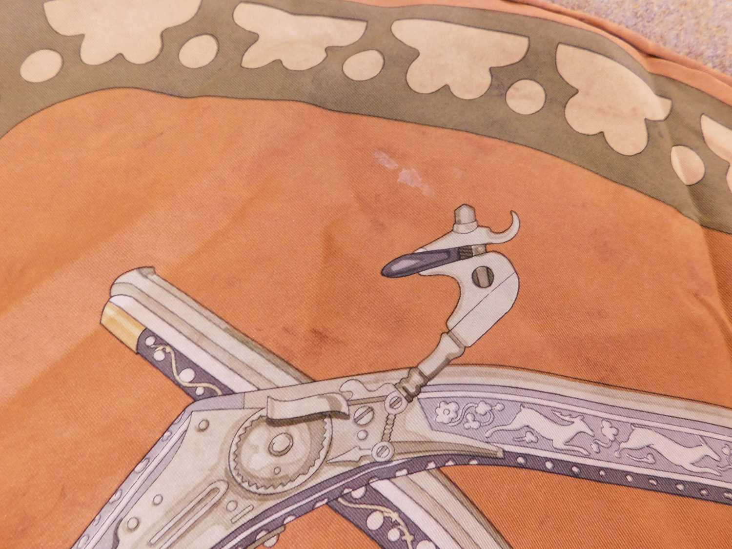 An Hermes 'Diane' scarf, in shades of brown, approx. 87 x 87cm - Image 5 of 6