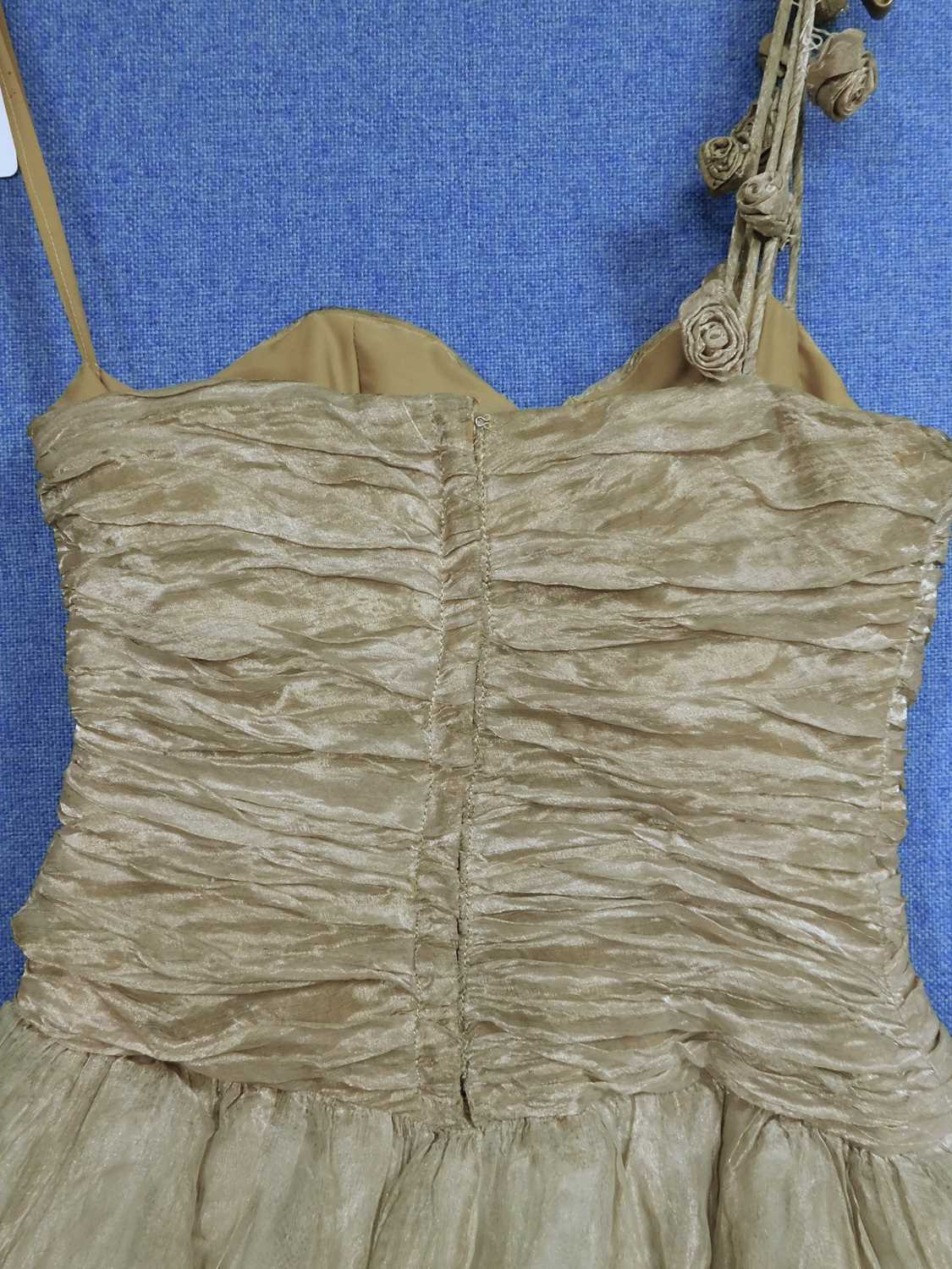 A lady's one shoulder gilt taffeta dress by Frou-Frou, Sandra Ruffell, with two tiered skirt with - Image 4 of 8