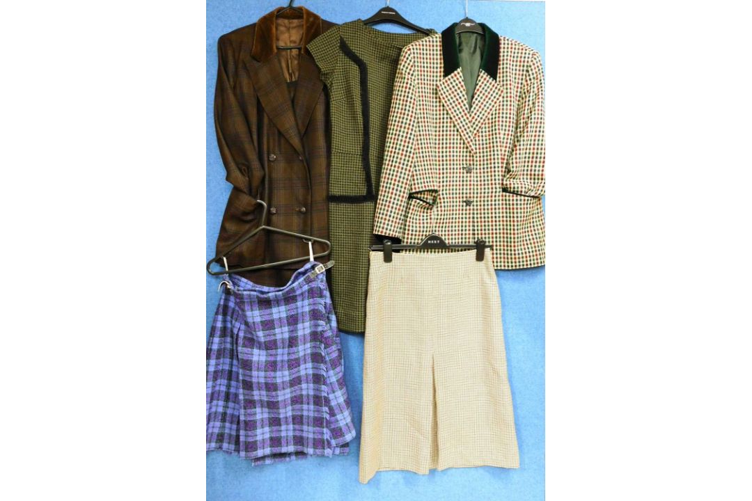 A quantity of ladies wear: to include a tweed check skirt by Daks, London; a Scottish wool kilt; a - Image 1 of 4