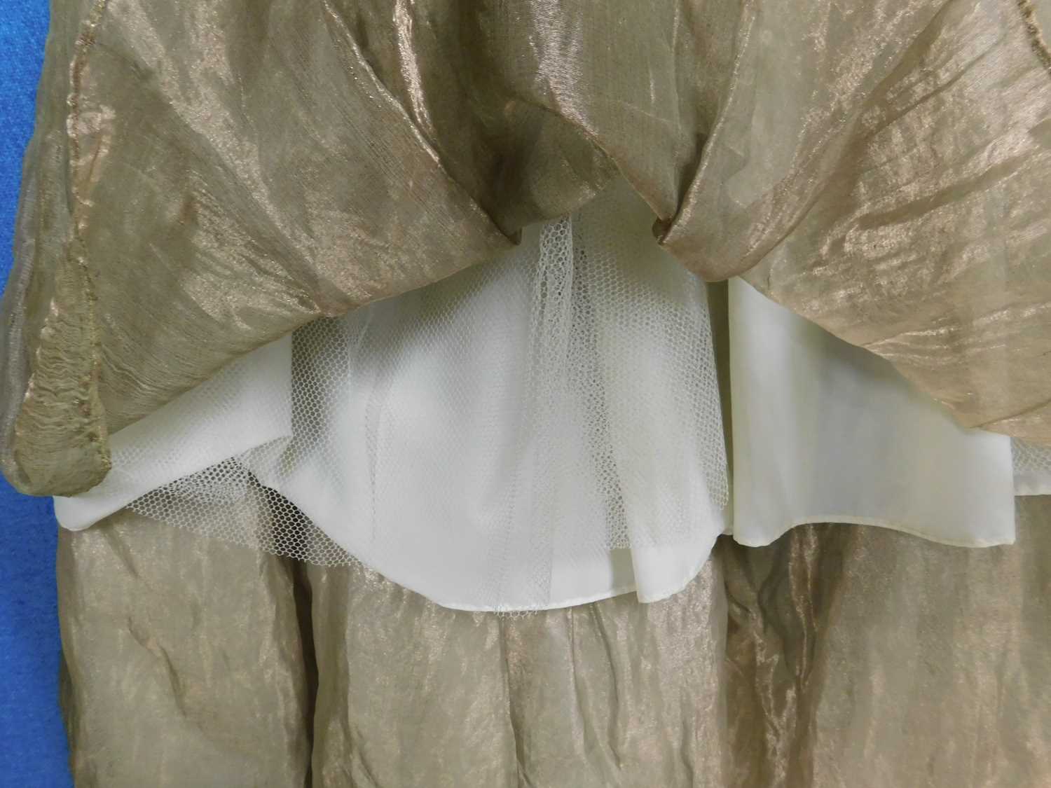 A lady's one shoulder gilt taffeta dress by Frou-Frou, Sandra Ruffell, with two tiered skirt with - Image 6 of 8