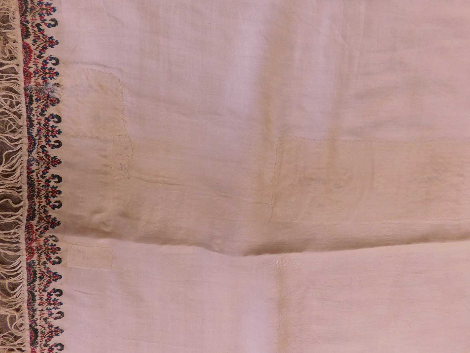 A 19th century silk paisley shawl, with cream ground and paisley pattern, approx. 112 x 112cm - Image 4 of 7