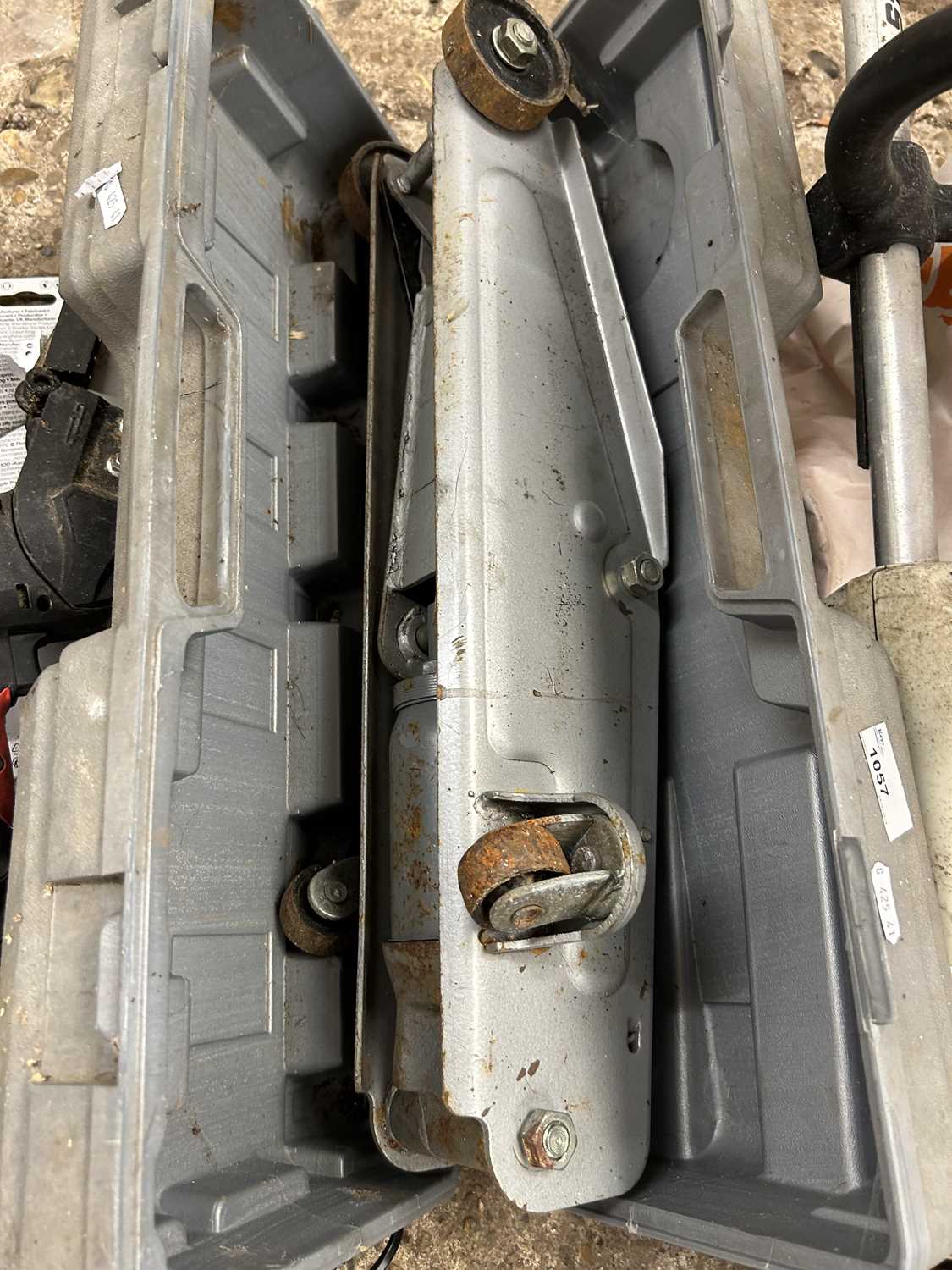 Boxed two ton jack