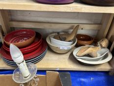 Mixed Lot: Dinner wares, assorted kitchen wares and other items
