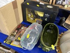 A Marmite teapot together with Star Wars figures and other assorted toys