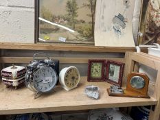 Mixed Lot: Various assorted mantel clocks and other items