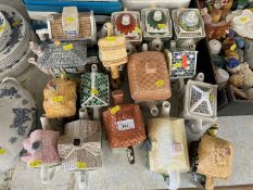Quantity of various novelty 
