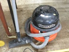 A pneumatic 110v vacuum cleaner