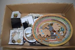 Box of assorted costume jewellery