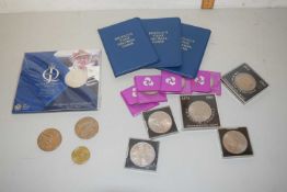 Collection of Coinage: Comm Crowns, £5 coins 2004 &2006
