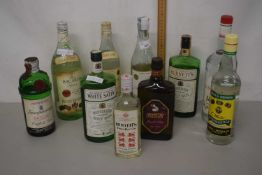Mixed Lot: Various assorted Rum, Barcardi, Dry Gin and other spirits