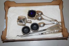 Mixed Lot: Cruet items, teaspoons, button hooks etc