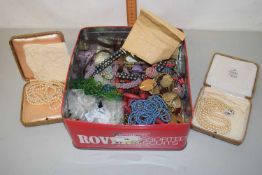 Box of assorted costume jewellery