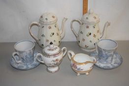 Mixed Lot: Villeroy & Boch teapots and other assorted ceramics