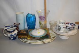 Mixed Lot: Meat plates, vases and other items