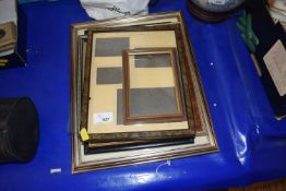 Mixed Lot: Various assorted pictures