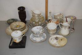 Mixed Lot: Various tea wares and other items