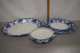 Quantity of Bexley pattern dinner wares