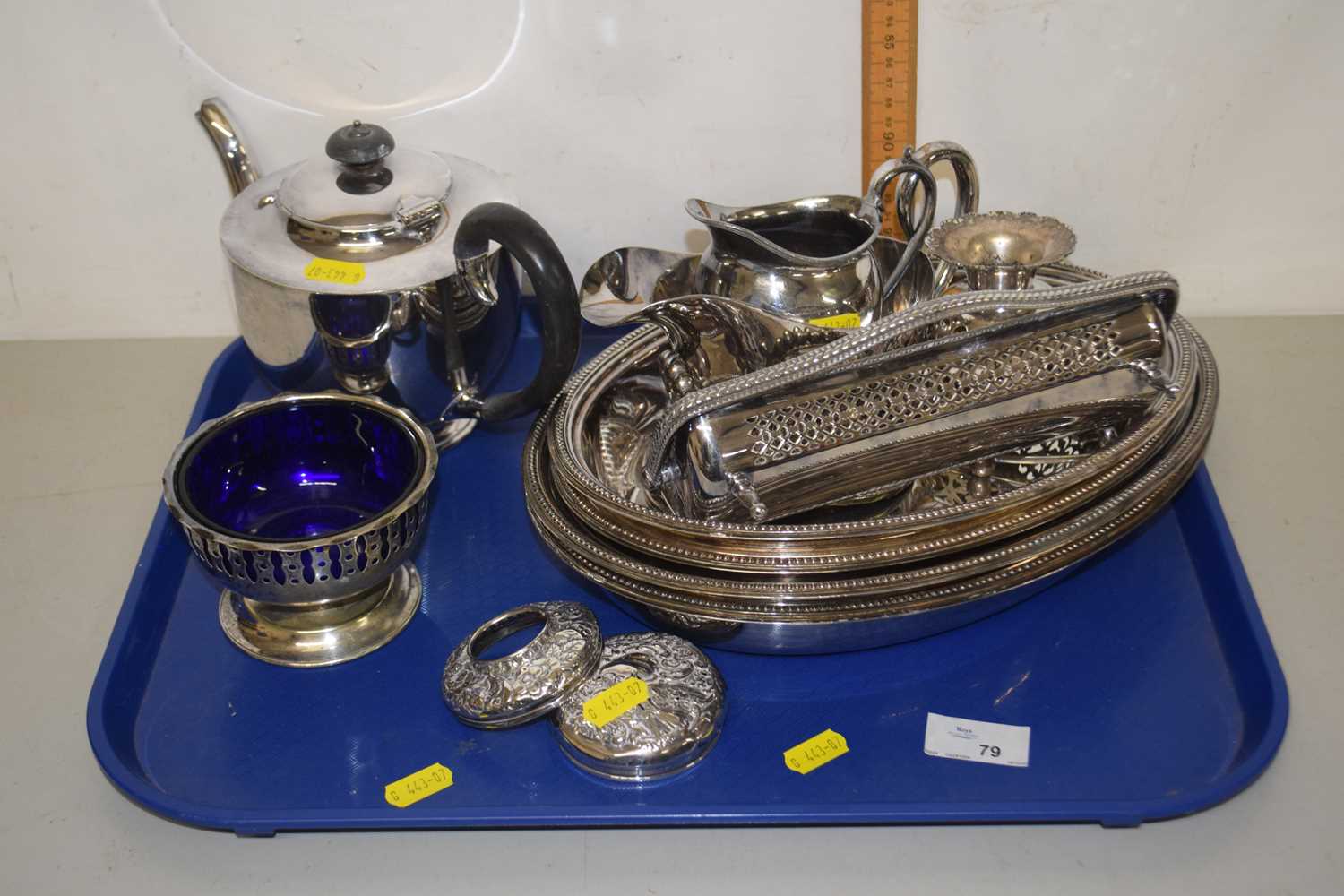 Mixed Lot: Various silver plated wares to include entree dishes, tea wares etc
