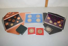Mixed Lot: British proof coinage to include 1970 and 1971 boxed sets, various commemorative crowns